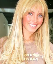 Imagem recente de anahi