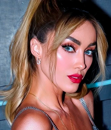 Imagem recente de anahi