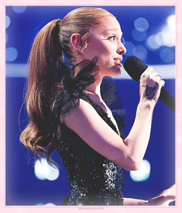 Imagem recente de arianagrande