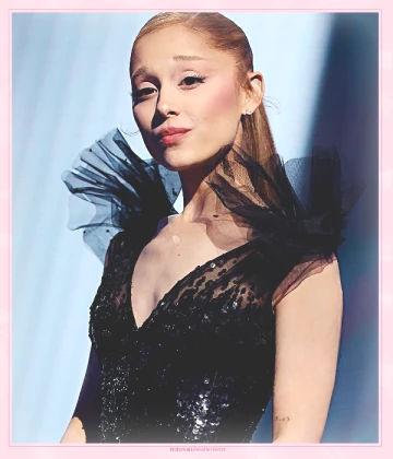 Imagem recente de arianagrande