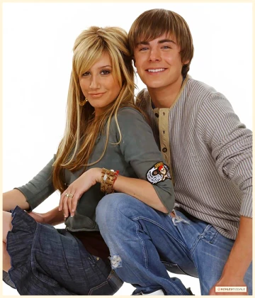 Imagem recente de ashleytisdale