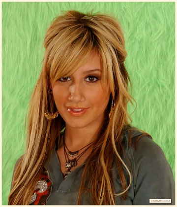 Imagem recente de ashleytisdale