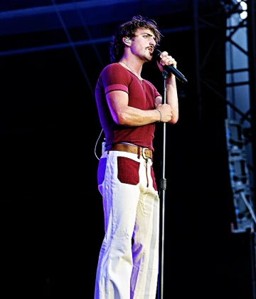 Imagem recente de bensonboone