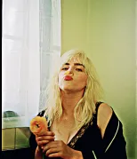 Imagem recente de billie