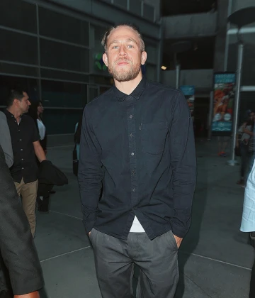 Imagem recente de charliehunnam