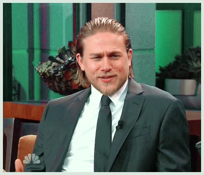 Imagem recente de charliehunnam