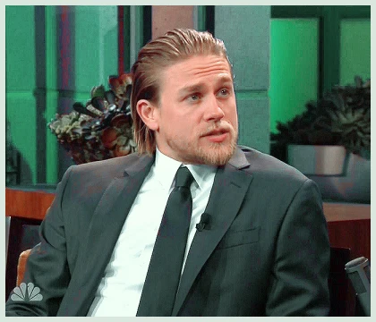 Imagem recente de charliehunnam