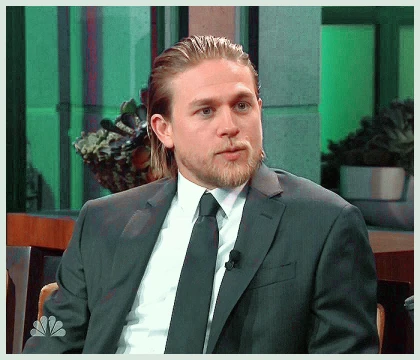 Imagem recente de charliehunnam
