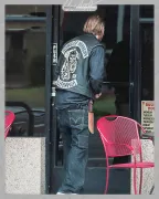 Imagem recente de charliehunnam