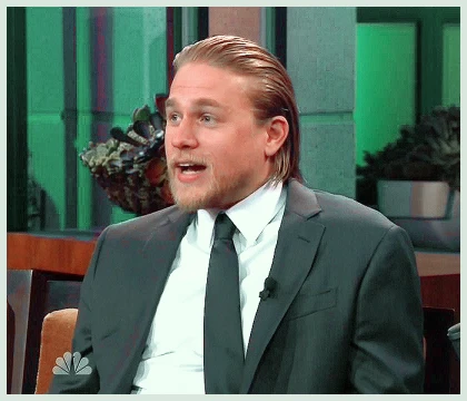 Imagem recente de charliehunnam