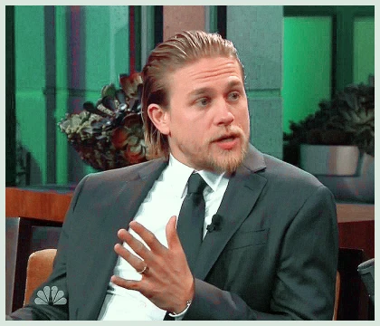 Imagem recente de charliehunnam