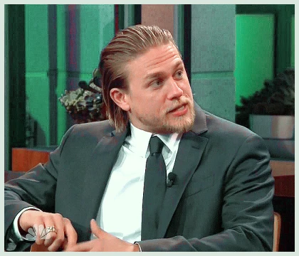Imagem recente de charliehunnam