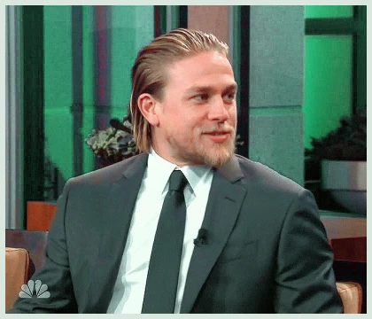 Imagem recente de charliehunnam