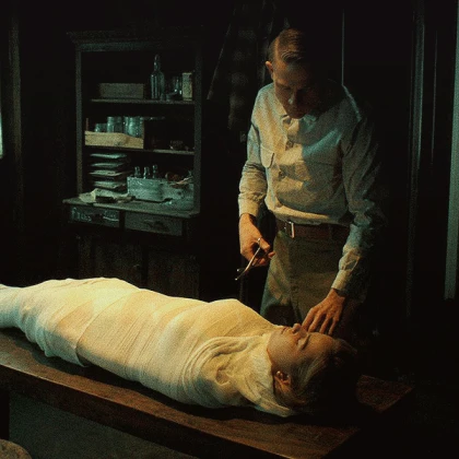 Imagem recente de charliehunnam