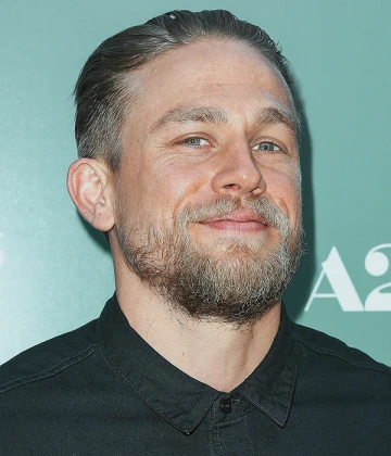 Imagem recente de charliehunnam