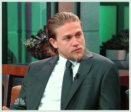Imagem recente de charliehunnam