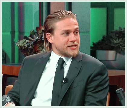 Imagem recente de charliehunnam