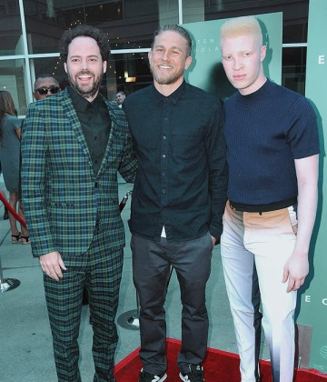 Imagem recente de charliehunnam