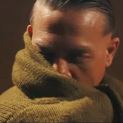 Imagem recente de charliehunnam