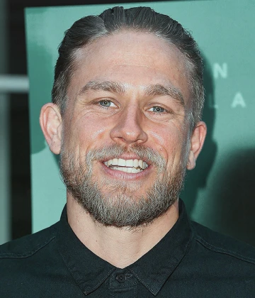 Imagem recente de charliehunnam