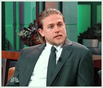 Imagem recente de charliehunnam
