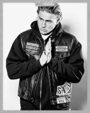 Imagem recente de charliehunnam