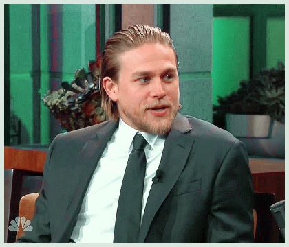 Imagem recente de charliehunnam