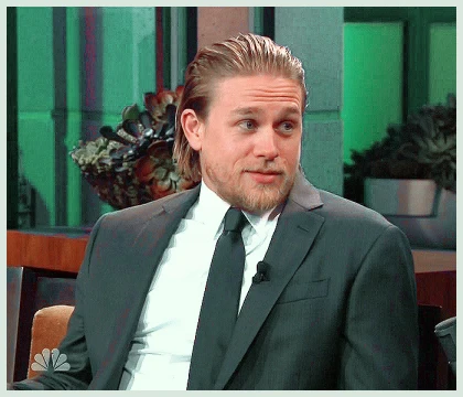 Imagem recente de charliehunnam