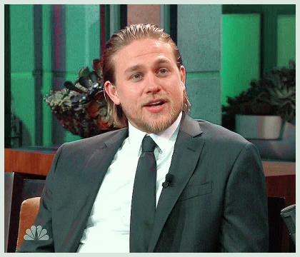 Imagem recente de charliehunnam