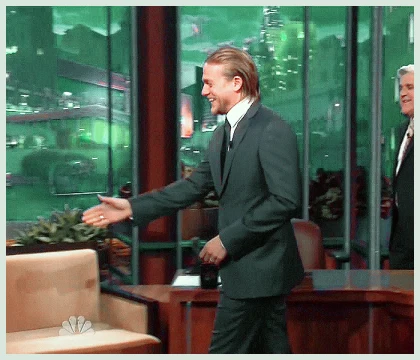 Imagem recente de charliehunnam