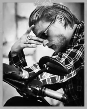 Imagem recente de charliehunnam