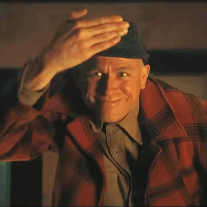 Imagem recente de charliehunnam