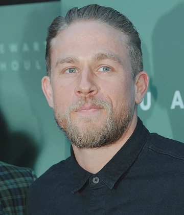 Imagem recente de charliehunnam