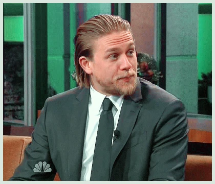 Imagem recente de charliehunnam