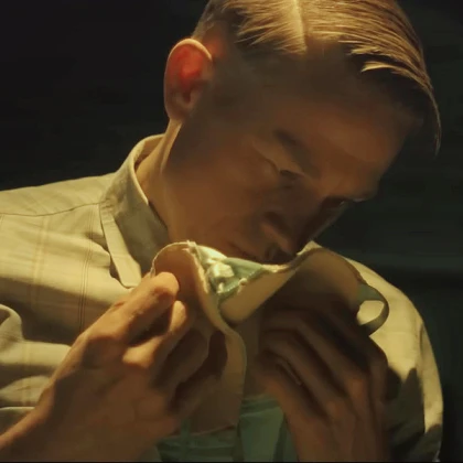 Imagem recente de charliehunnam