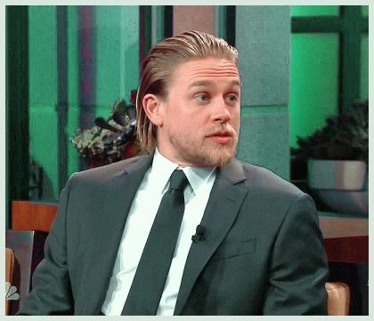 Imagem recente de charliehunnam