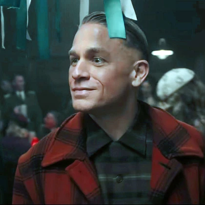 Imagem recente de charliehunnam