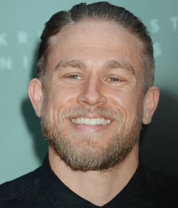 Imagem recente de charliehunnam