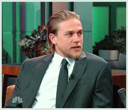 Imagem recente de charliehunnam