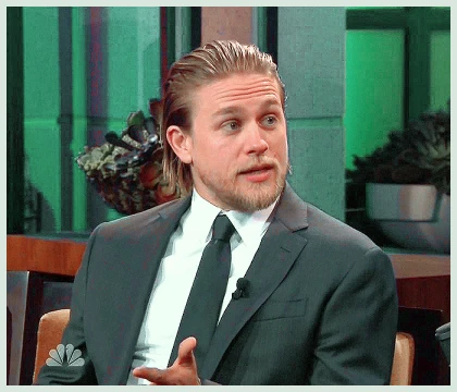 Imagem recente de charliehunnam