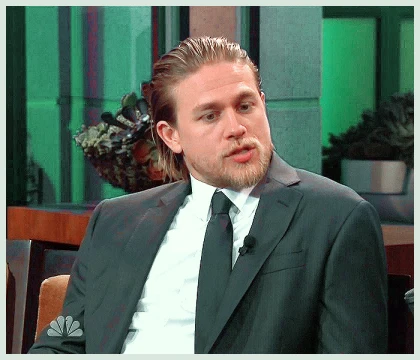 Imagem recente de charliehunnam