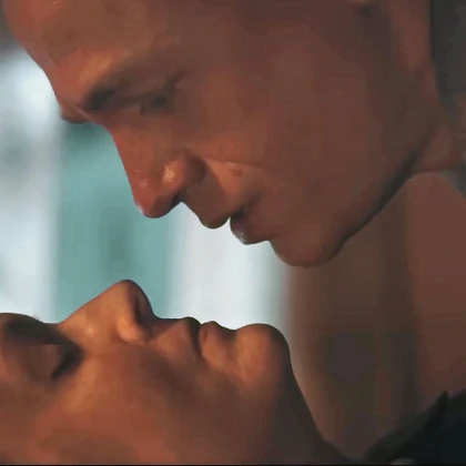 Imagem recente de charliehunnam