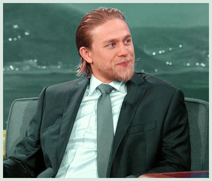 Imagem recente de charliehunnam