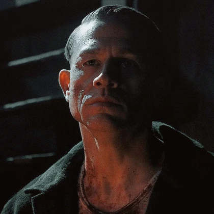 Imagem recente de charliehunnam