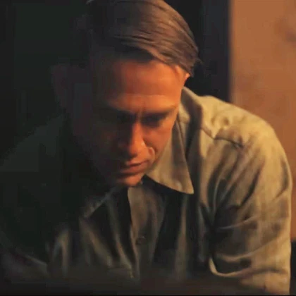 Imagem recente de charliehunnam