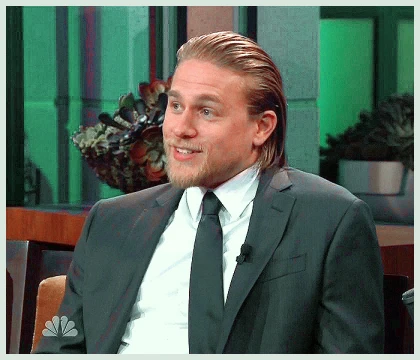 Imagem recente de charliehunnam