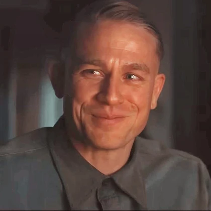 Imagem recente de charliehunnam