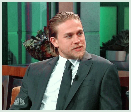 Imagem recente de charliehunnam