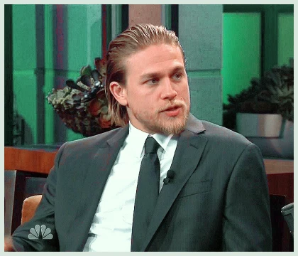 Imagem recente de charliehunnam