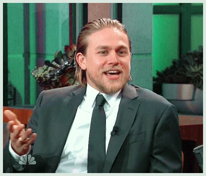 Imagem recente de charliehunnam